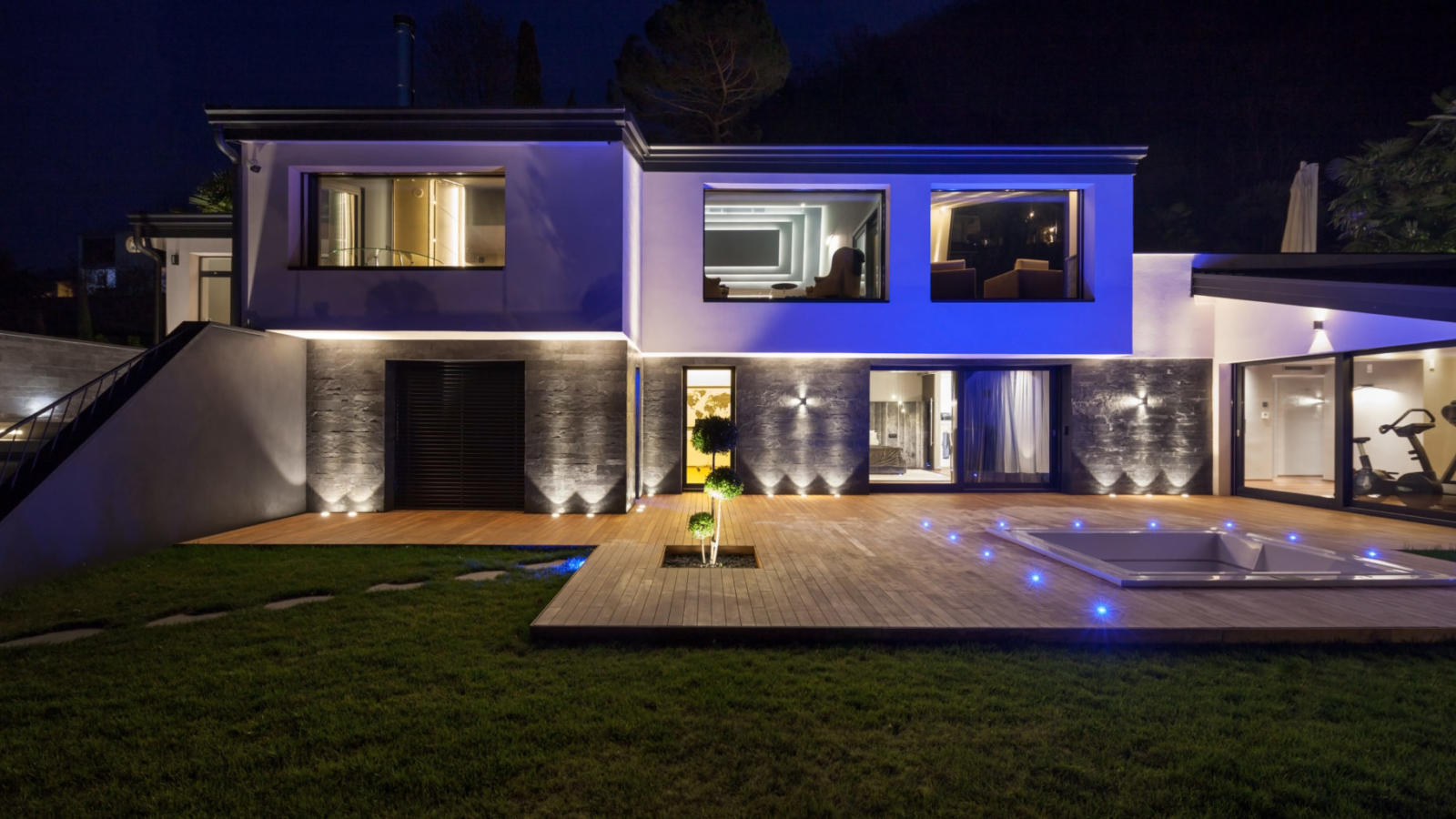 House with pool in the evening